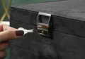 Елегантна черна кутия за бижута с ключ, снимка 4
