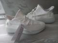 Adidas Yeezy Boost 350 V2 Bone - номер 42, снимка 2