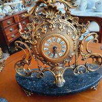 Бронзов часовник със свещници, снимка 3 - Антикварни и старинни предмети - 45241116