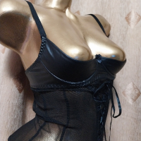 S Черно боди от еластичен прозрачен тюл и кожа с отворен бюст , снимка 2 - Бельо - 45046161