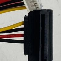 Кабел Cable SATA  ъглов 90° 15 pin женско към 4 pin женско, 20 cm, снимка 4 - Друга електроника - 45127884