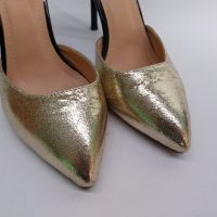 Дамски обувки с висок ток в златно и лачено черно, 39 номер, отлично състояние, снимка 2 - Дамски ежедневни обувки - 45447662