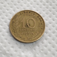 Продавам Уникална Дефектна монета.10 Сантима 1968г., снимка 4 - Нумизматика и бонистика - 44969904