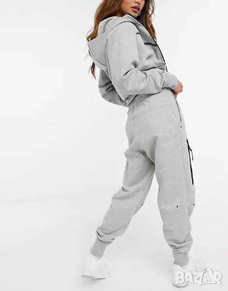 висок клас дамски екипи Nike Tech Fleece , снимка 1