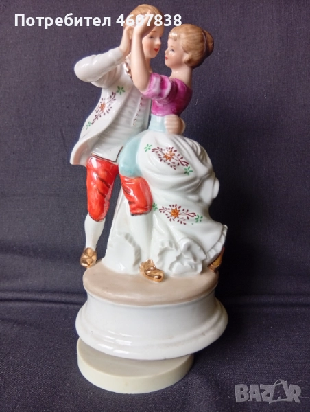 Порцеланова статуетка въртяща,музикална, снимка 1