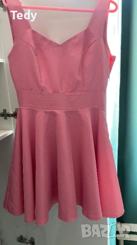 Розова рокля 