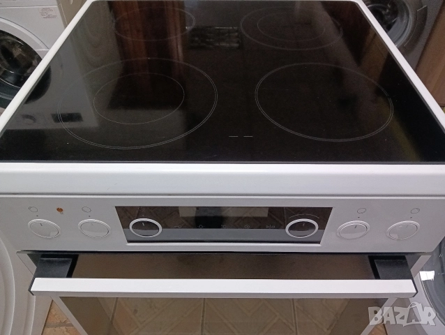 Свободно стояща печка с керамичен плот Gorenje с две години гаранция!, снимка 5 - Печки, фурни - 52676420