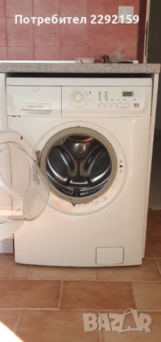 Продавам пералня Електролукс 