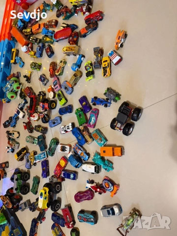 Детски коли и камиони HotWheels, снимка 15 - Коли, камиони, мотори, писти - 52955603