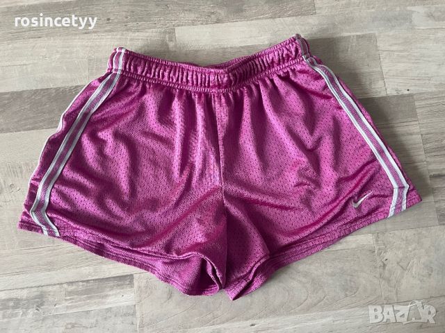 Къси шорти Nike, снимка 1 - Къси панталони и бермуди - 46801844