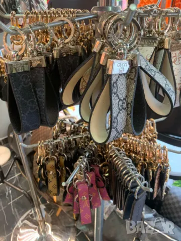 ключодържатели guess gucci louis vuitton, снимка 3 - Други - 50416853