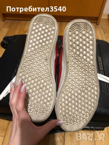 Червени дамски кецове Moschino, снимка 9 - Кецове - 37131584