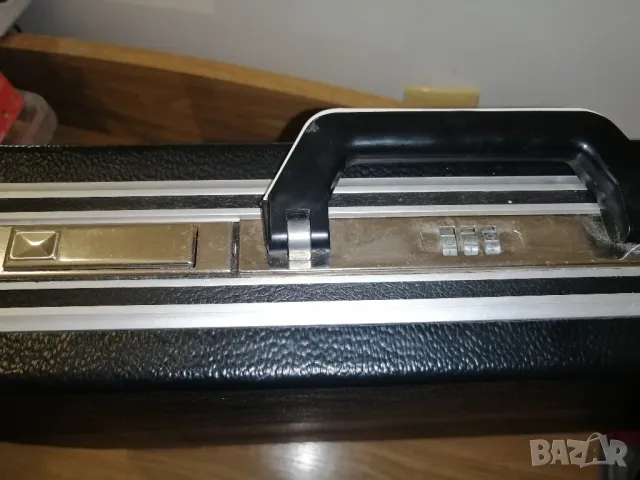 Ретро дипломатическо куфарче от поликарбонат , снимка 8 - Куфари - 49969939