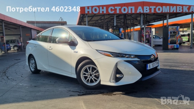 Toyota Prius 1.8 Plug in, снимка 2 - Автомобили и джипове - 51801748