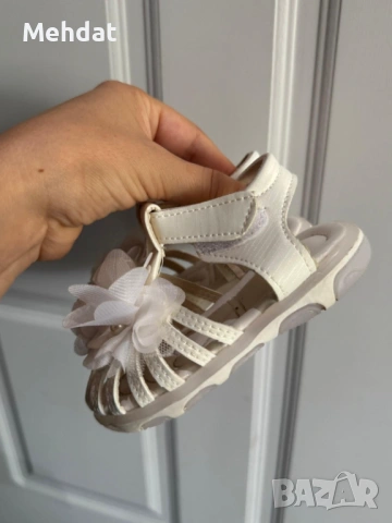 Детски сандали, снимка 2 - Детски сандали и чехли - 53720650
