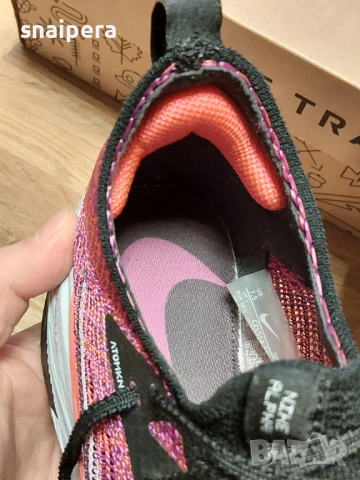 Обувки за бягане Nike Air Zoom Tempo NEXT%, снимка 5 - Маратонки - 53622907