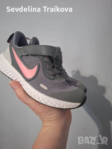 Детски маратонки NIKE, снимка 2 - Детски маратонки - 53910917