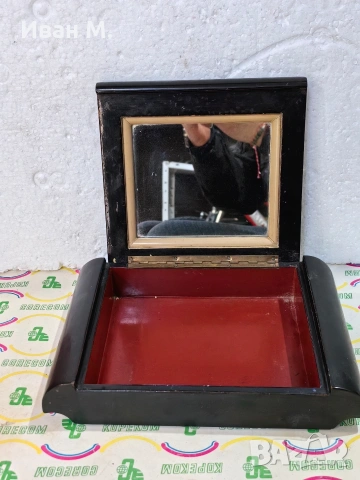 Рисувана стара дървена кутия с огледало за бижута , снимка 3 - Антикварни и старинни предмети - 53678889