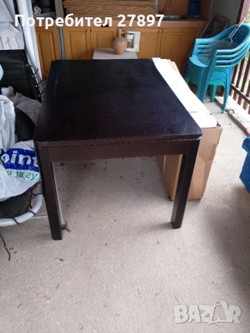 Продавам разтегателна трапезна маса.