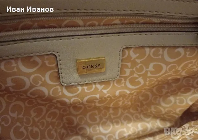 Оригинална дамска чанта Guess, снимка 10 - Чанти - 48430128