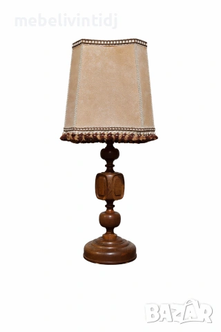 Винтидж настолна лампа с дървена основа и текстилен абажур
