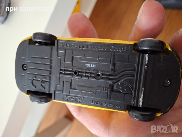 2 бр. Renault Megane, 1/43, Welly и Mondо motors, снимка 11 - Колекции - 50754834