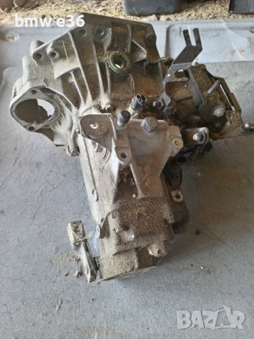 Скоростна кутия за vw golf 4 1.6i 1.4i , снимка 3 - Части - 51220956