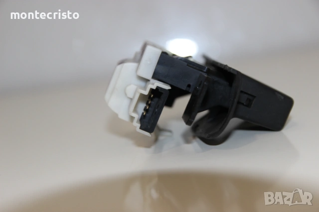 Брава заден капак Renault Megane II комби (2002-2008г.) 8200076240E / 8200 076 240 E, снимка 3 - Части - 53279402