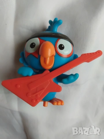 Играчка от голямо яйце Kinder 