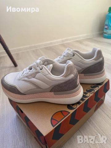 Дамски маратонки Ellesse, снимка 4 - Маратонки - 52525379