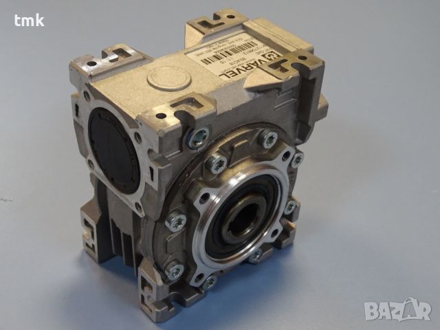 Червячен редуктор VARVEL FRT-G40 reducer worm gear box 1:15, снимка 6 - Резервни части за машини - 45727275