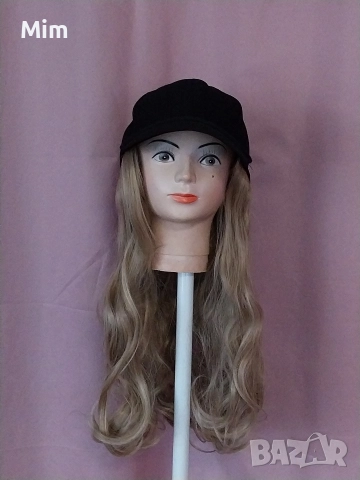 60 см Перука леко къдрева, руса с черна шапка в , снимка 5 - Аксесоари за коса - 52821303