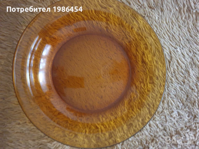 Голяма чиния от дуралекс , снимка 2 - Чинии - 50954219