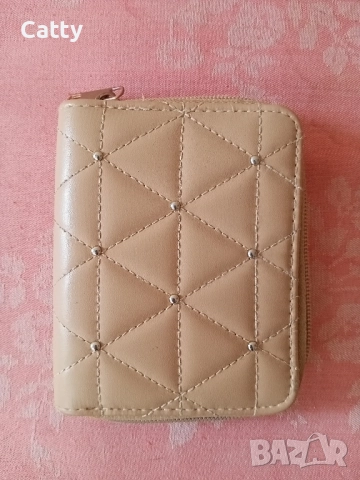 Дамско бежово портмоне , снимка 3 - Портфейли, портмонета - 52457663