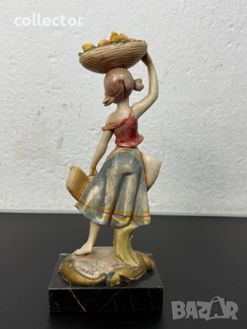 Италианска фигура - „Продавачка на плодове“. №8048, снимка 3 - Колекции - 54028392