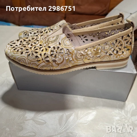 Дамски златисти обувки, снимка 2 - Дамски ежедневни обувки - 50581766