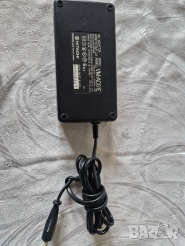 оригинално зарядно устройство (АС адаптер) за фотоапарат Hitachi 