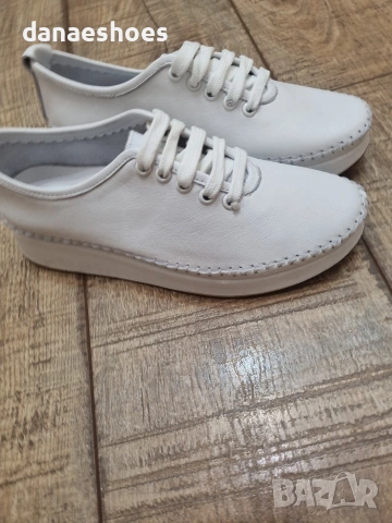 Дамски обувки от естествена кожа в бяло , снимка 2 - Дамски ежедневни обувки - 53890962