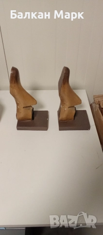 Мраморна статуетка / калъп за обувки – 2 броя,с дефект 