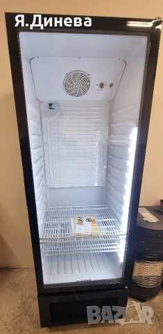 Хладилна витрина Klarstein 270L, снимка 5 - Витрини - 53598360