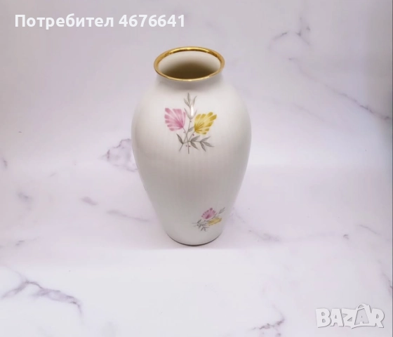 Троен порцеланов сет и вазичка, снимка 5 - Чаши - 52775704