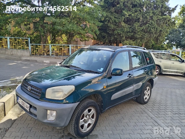Продавам джип Toyota Rav4, година на производство 2001,бензинов двигател, с десен волан, снимка 1