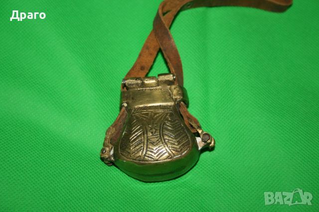 Стара бронзова кутийка за евзи, фишеклък, капси, снимка 2 - Антикварни и старинни предмети - 46173947