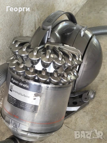Прахосмукачка Dyson DC52 Animal Turbine, снимка 3 - Прахосмукачки - 51251423