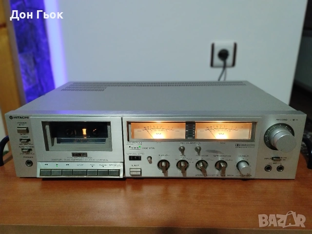 Касетен дек Hitachi D-90s, снимка 2 - Декове - 53953446