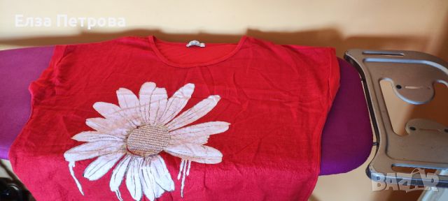Дамска червена лятна блуза с апликация от бяло цвете и сребристи пайети, италианска мода, снимка 4 - Ризи - 46408604