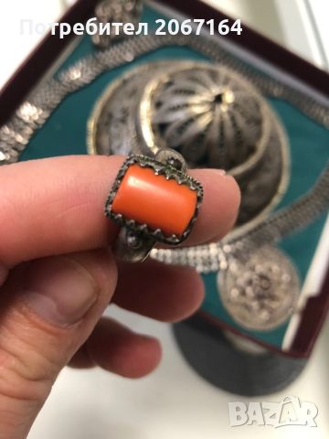 Сребърен възрожденски пръстен с корал, снимка 1 - Антикварни и старинни предмети - 45916253