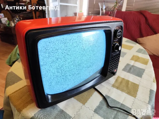 ретро стар малък телевизор Sharp, снимка 2 - Антикварни и старинни предмети - 50144857
