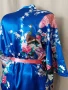 Singapore / silk /ХL/2XL Сатенен син халат / кимоно / на пауни и цветя, снимка 3