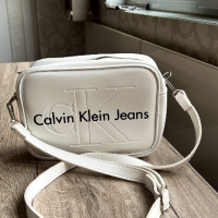 Чанта Calvin Klein, снимка 1 - Чанти - 44967756